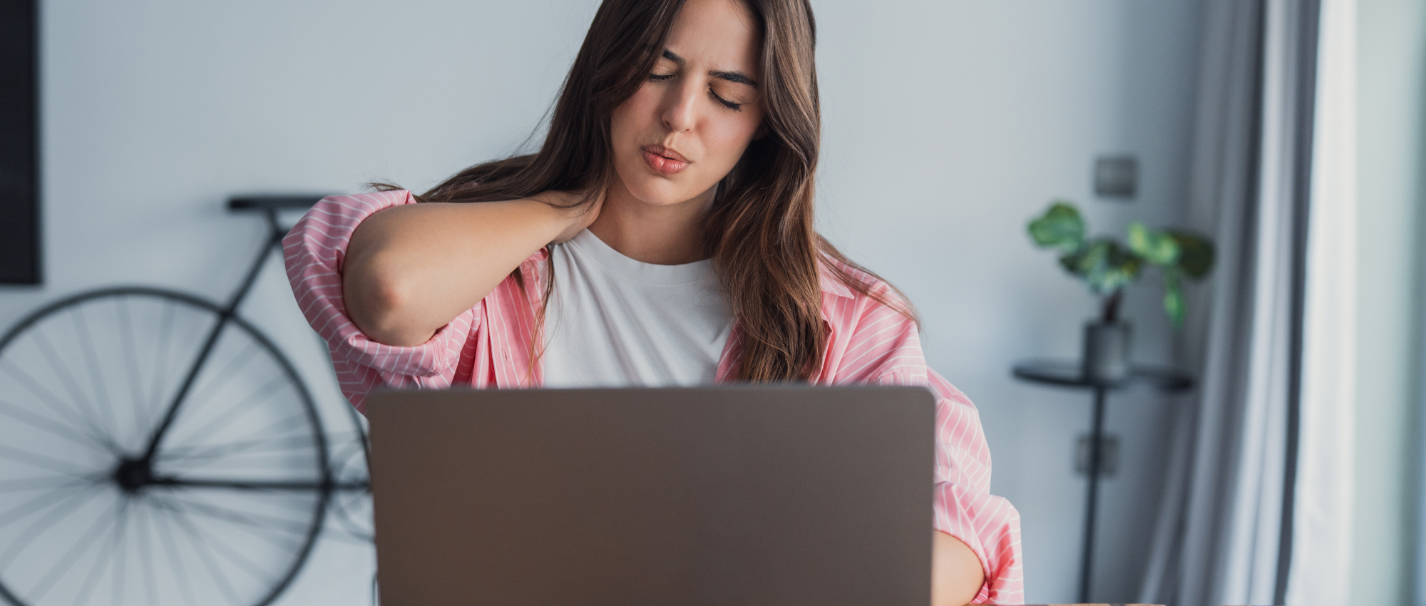 woman with neck pain