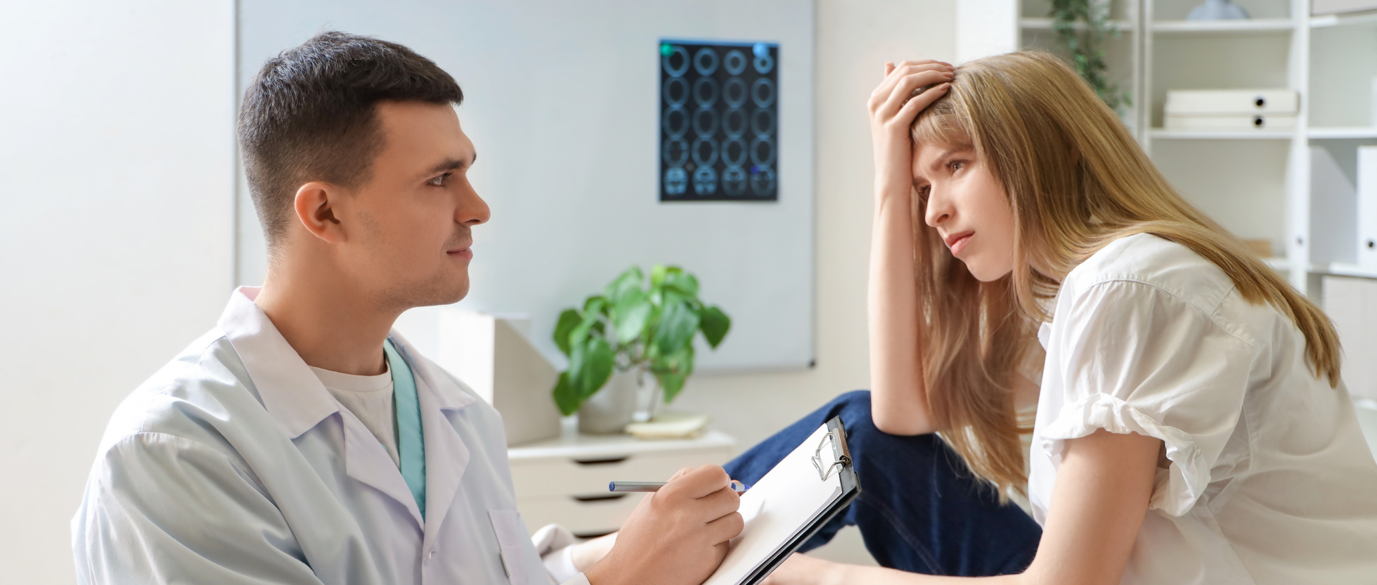 woman displaying a concussion 